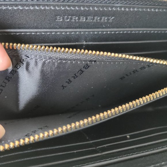 My Favorite Purse Burberry Long Wallet Card Holder - Picture 7 of 13